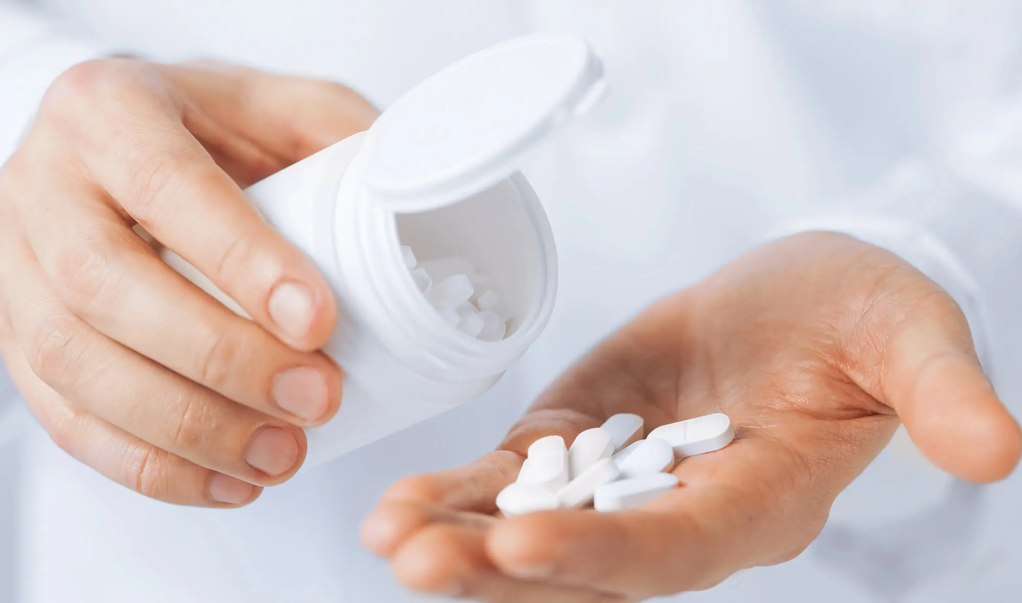 Emergency Dentist in Lake Worth FL Warns About Aspirin